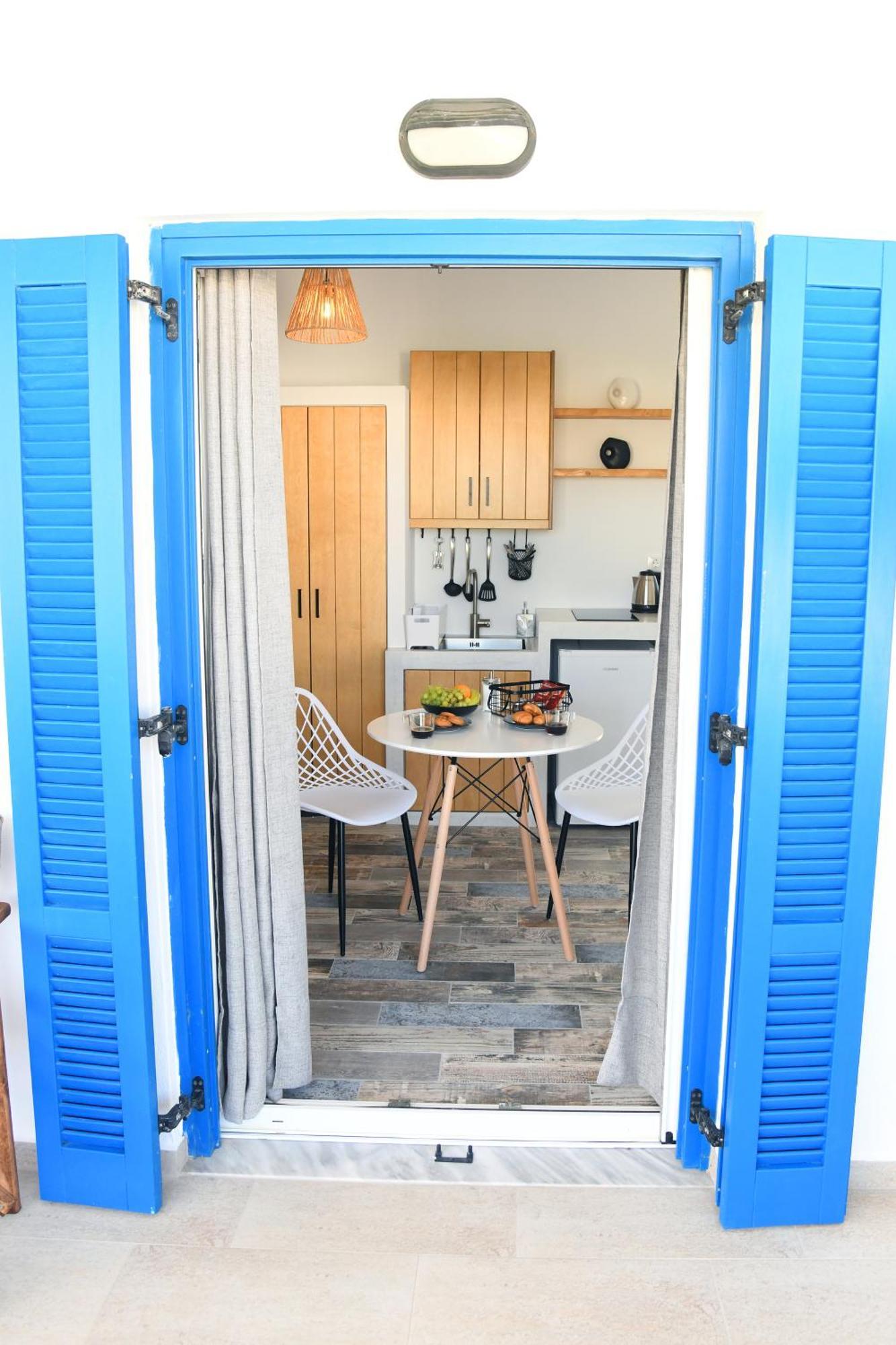Petite Studios Batsi Batsíon Extérieur photo